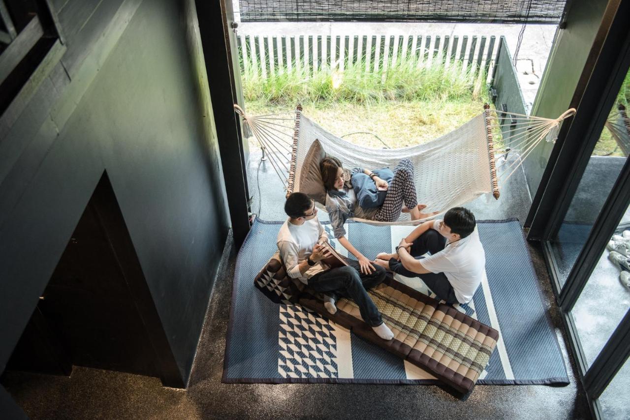Kloem Hostel (Adults Only) Bangkok Exterior photo