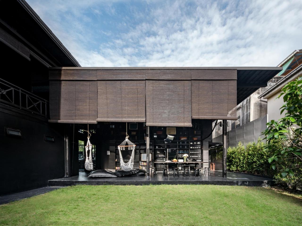 Kloem Hostel (Adults Only) Bangkok Exterior photo