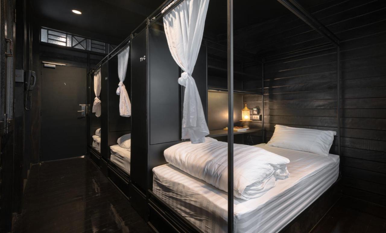 Kloem Hostel (Adults Only) Bangkok Exterior photo