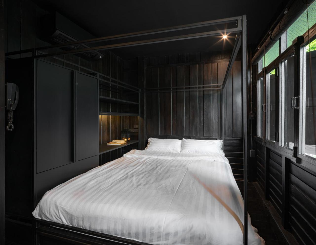 Kloem Hostel (Adults Only) Bangkok Exterior photo