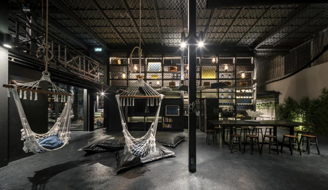 Kloem Hostel (Adults Only) Bangkok Exterior photo